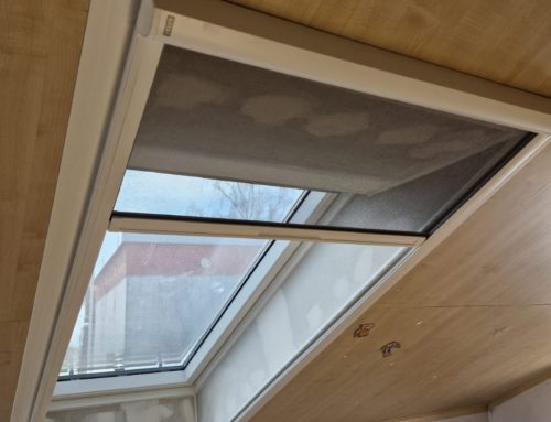 Výměna střešního okna Velux včetně markýzy a sítě proti hmyzu v Hradci Králové – březen 2023